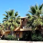 Latania خيرسونِسوس