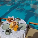 شقة فندقية Latania