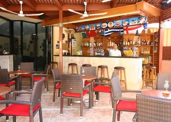 מלון דירות Latania