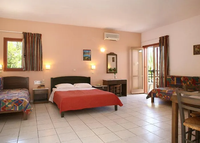 Latania 3* הרסוניסוס