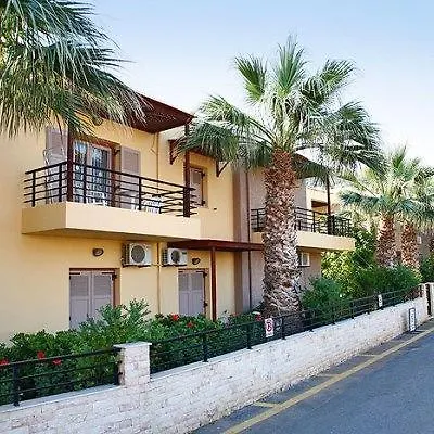 Latania מלון דירות 3*