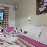 Latania Lejlighedshotel