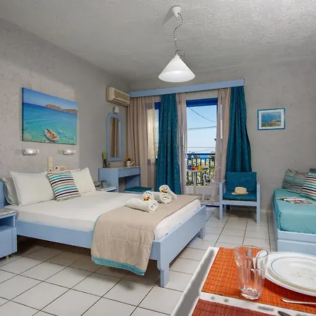 Latania アパートホテル 3*