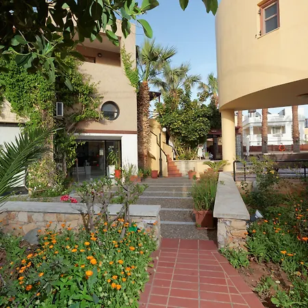 Latania アパートホテル ヘルソニソス