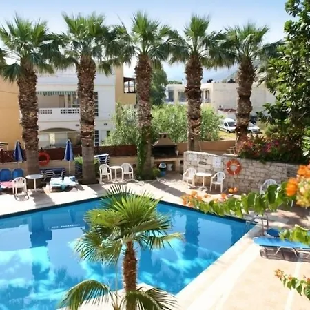 Aparthotel Latania 3*