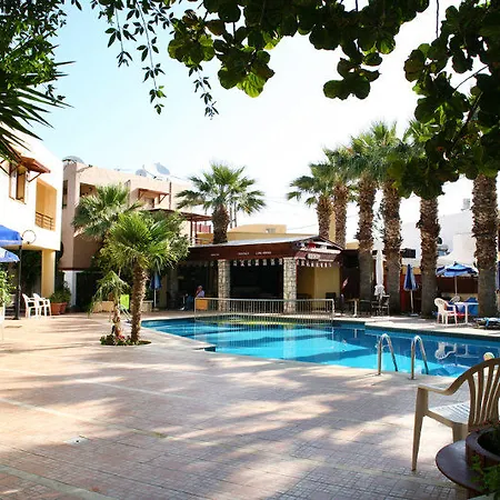 アパートホテル Latania ヘルソニソス