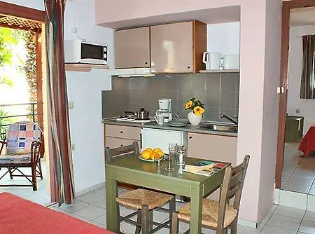 Latania 3*