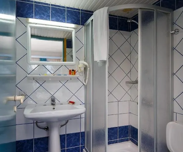 Latania Aparthotel 3*