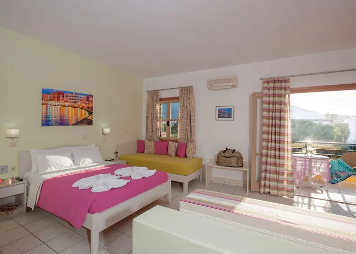 Aparthotel Latania 3*