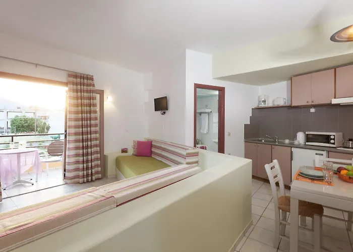 Latania Aparthotel 3*