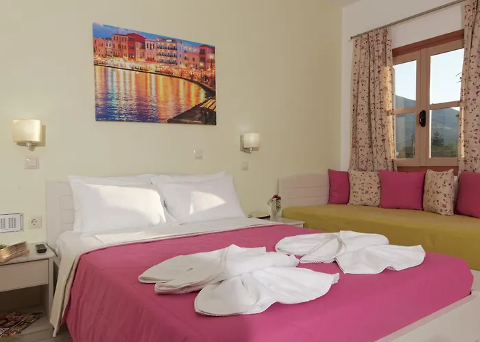 Aparthotel Latania 3*